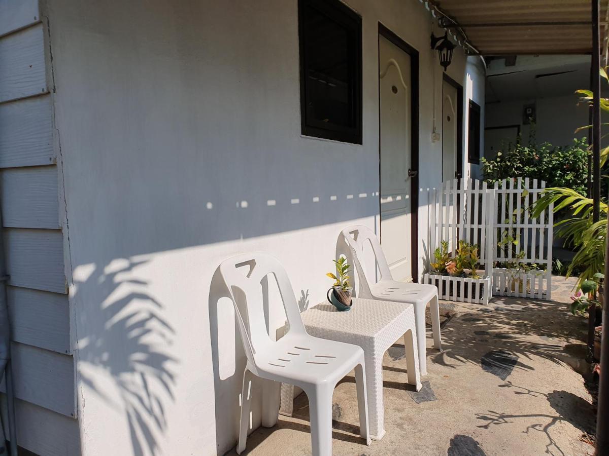 P.California Inter Hostel Nang Rong Dış mekan fotoğraf