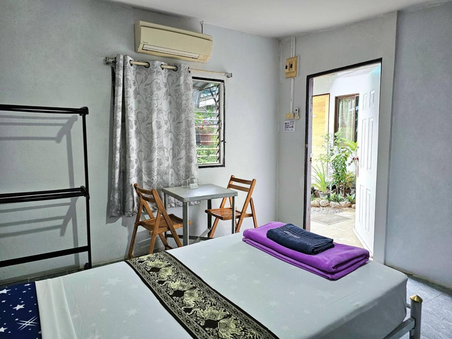 P.California Inter Hostel Nang Rong Dış mekan fotoğraf