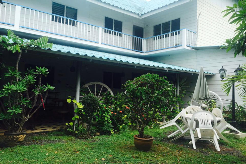 P.California Inter Hostel Nang Rong Dış mekan fotoğraf