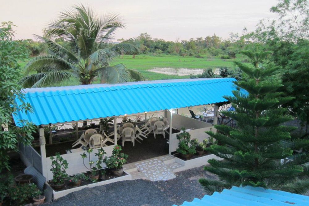 P.California Inter Hostel Nang Rong Dış mekan fotoğraf